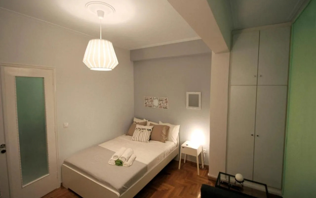 Luxury flat in Kolonaki, 3’ Metro