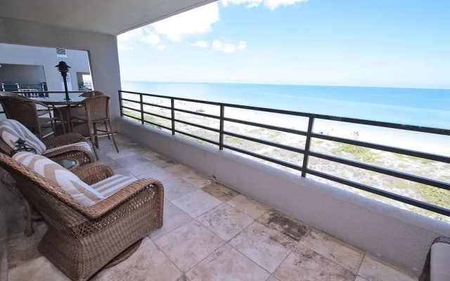 Pier House 402