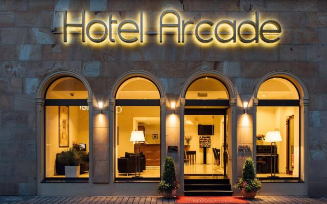 Arcade Hotel вид на фасад