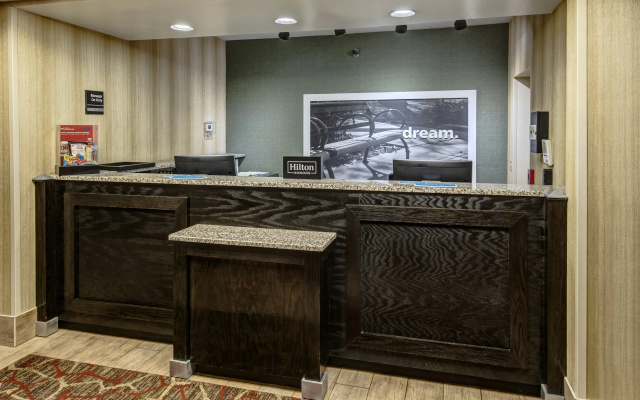 Hampton Inn® Ashland
