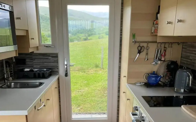 Snowdonia 1-bed Chalet, Sleeps 2, Stunning Views