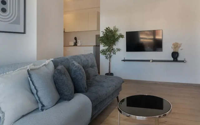 Phaedrus Living: City Breeze Residences Finesse
