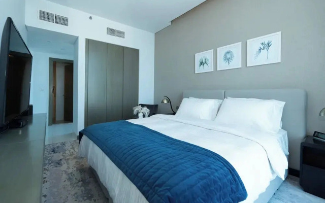B. Bay centrally located Cozy Studio