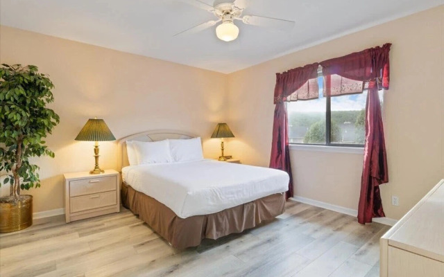 Lakefront Condo Near the State Park
