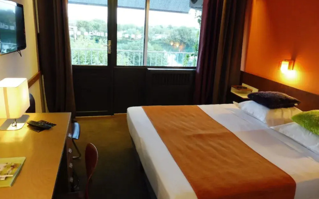 Cube Hotel