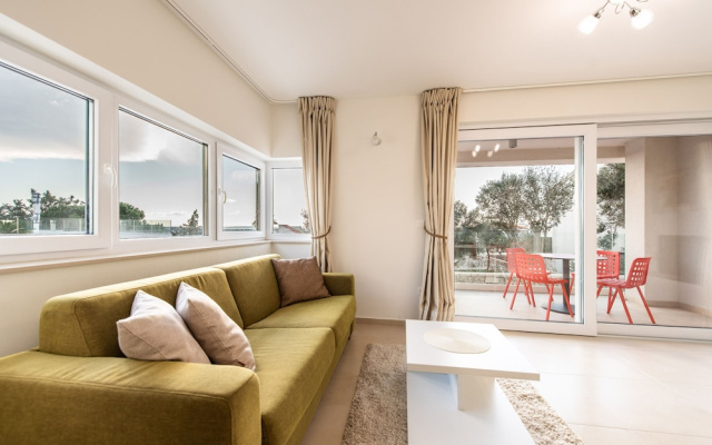 Sargas Suite 5 With Pool View