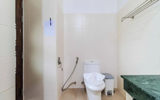 2BR with Pool Near Beaches V267
