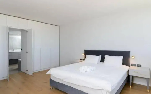 American Colony - 300 sqm Sea View by HolyGuest