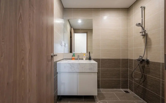 LA Nest 2BR WeeklyMonthly big deal GH2