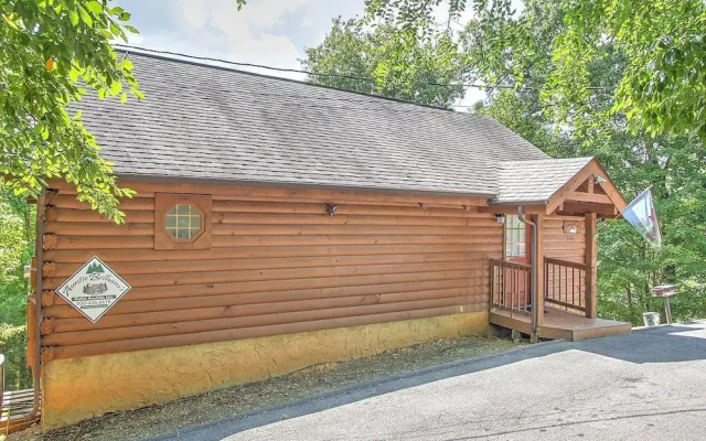 Snuggled In 1 Bedroom 1 Bathroom Cabin