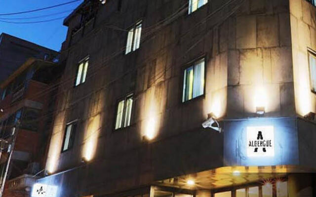 Отель Albergue Guesthouse Korea Южная Корея, Сеул - отзывы, цены и фото номеров - забронировать отель Albergue Guesthouse Korea онлайн вид на фасад