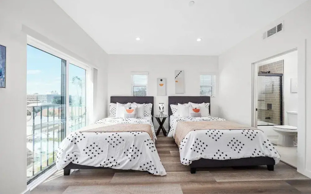 Comfort Suite Los Angeles