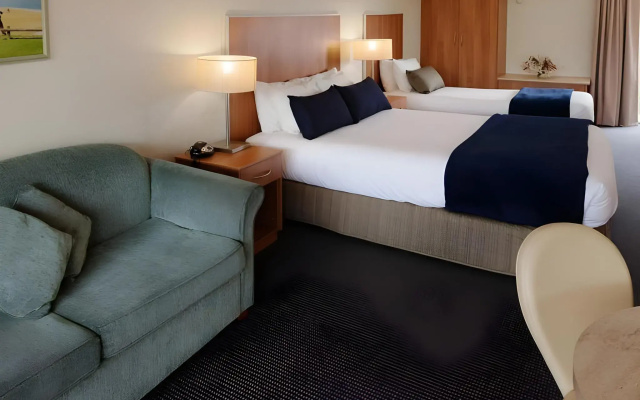 Fairway Motor Inn