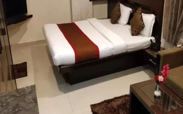 Hotel Apna Avenue