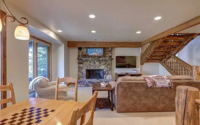 Aspen Hollow #3 5 Bedroom Townhouse