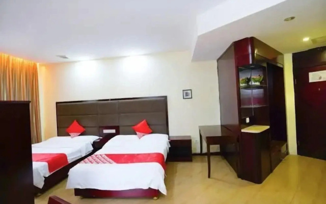 Yi Zhang Xianglong Hotel