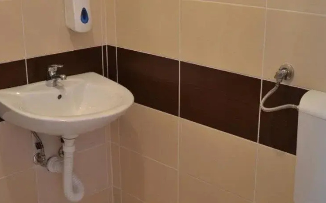 Hostel Theater 011
