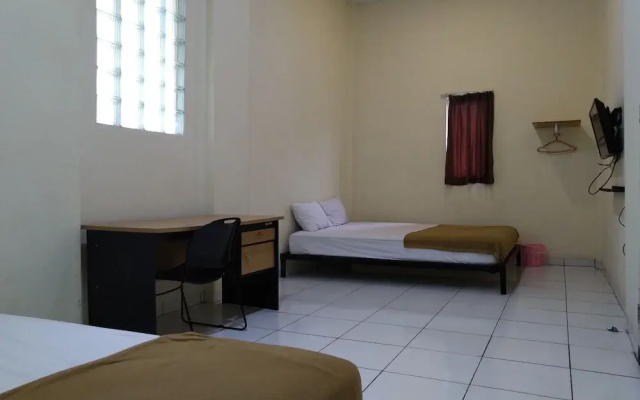 OYO 3499 J8 Hotel