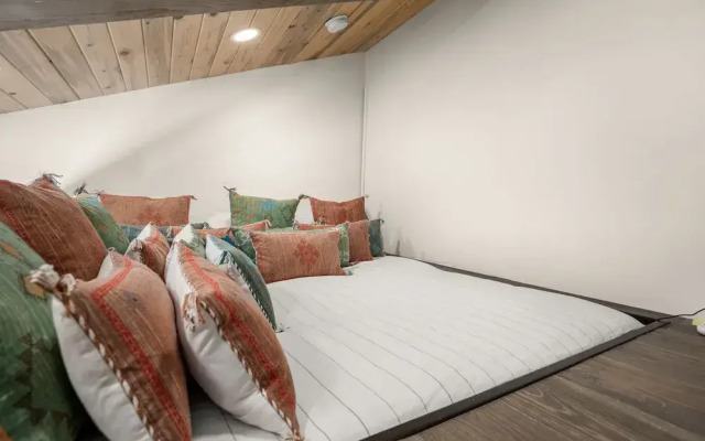 Central Aspen Condo Walk to Gondola & Ruby Park - LC5