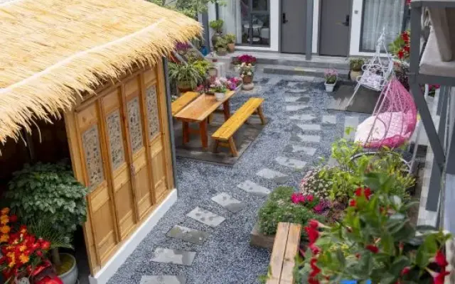Junlan Tile House