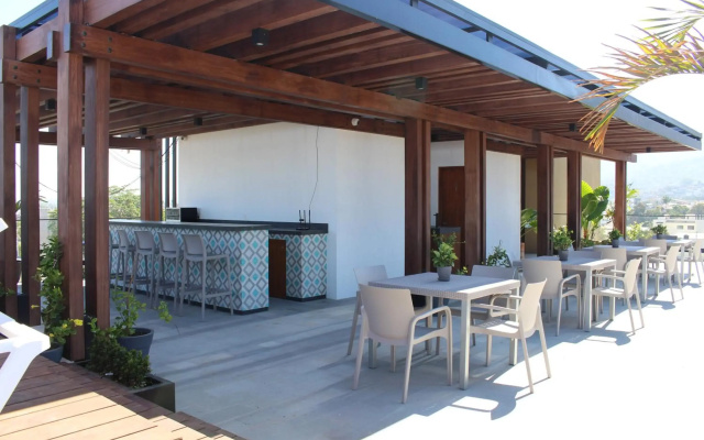 105 Downtown, Rooftop - Ocean View