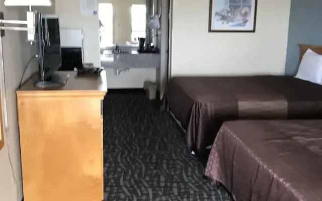 Carolina Inn & Suites of Lake Norman