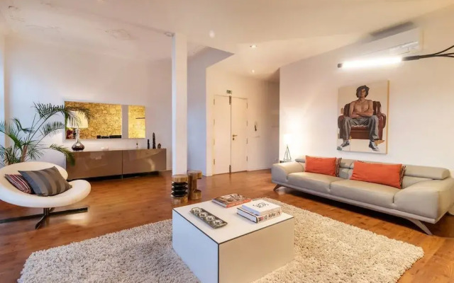 Wide and Modern Apartment in Lisbon