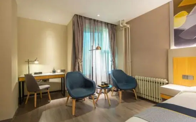 Homeinn Selected Hotel (Jinan Honglou Impression City Shandong University)