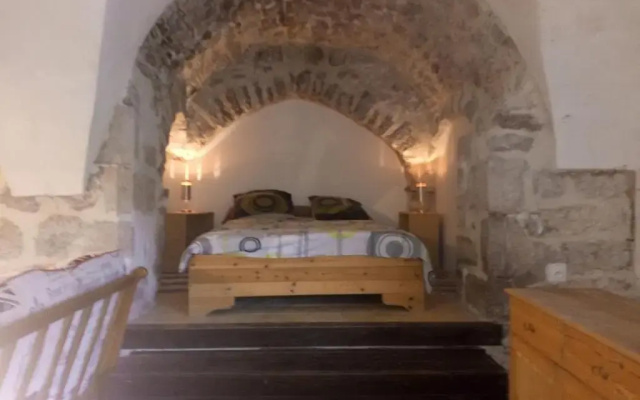 maison pierre et voute au c ur du village