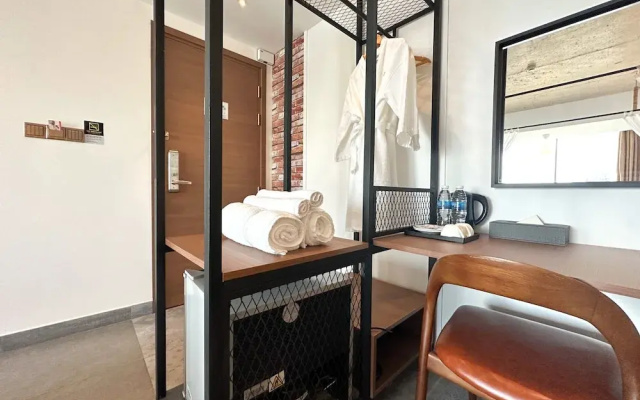 Royal Palace Suites Hotel by Caerus