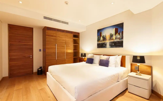 SeaView BluePoint Apartment 819