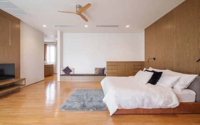 Premium 6BR Ekkamai Villa With Pool & Home Theatre