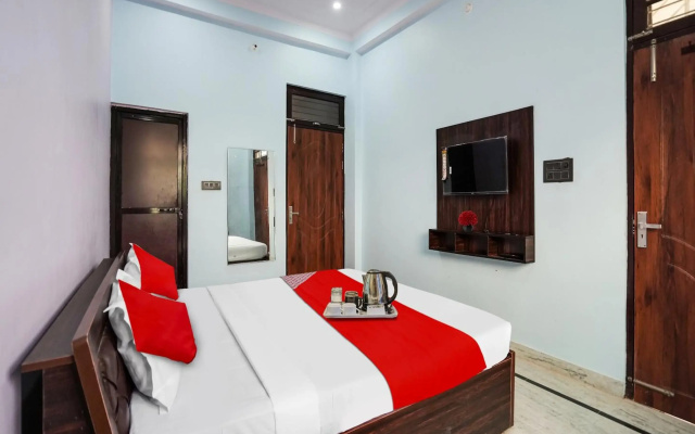 OYO Flagship 70225 Ayurma Inn