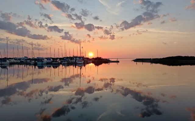 Retro Chic Haven in Bork Harbor-by Traum