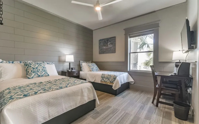 Harborwalk Lodge