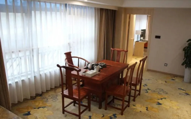 Shuangfa Hotel (Chengdu East Station)