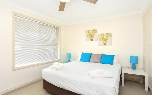 Claret Ash Apartments