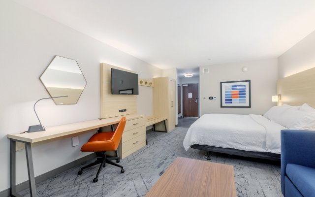 Holiday Inn Express & Suites Medford by IHG