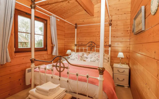 Woodpecker Lodge