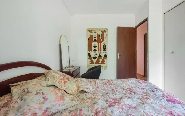Inviting Holiday Home in Miremont With Garden