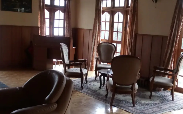 Royal Garden Hotel