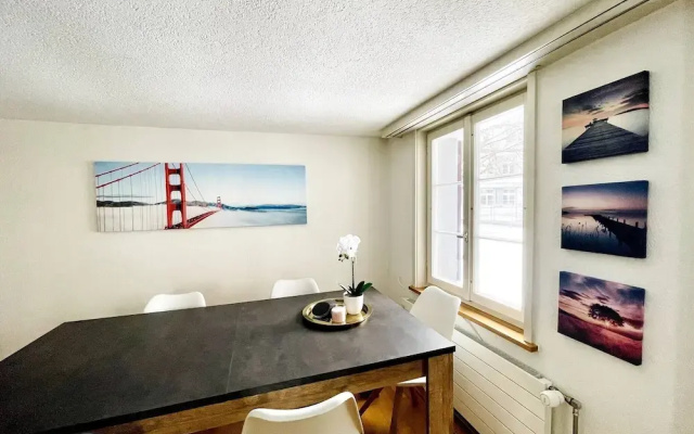 Beautiful Old Building Apartment In The Center