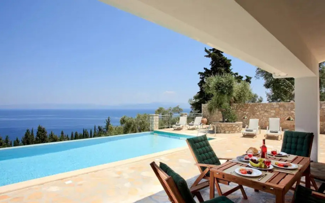 Thanelli in Paxi With 2 Bedrooms and 1 Bathrooms