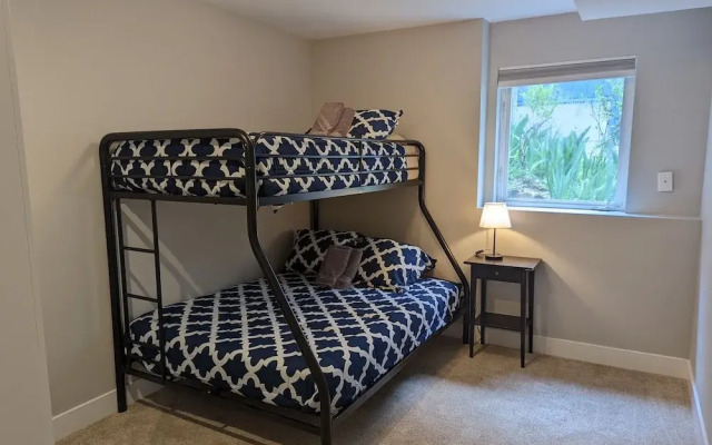 Seattle Vacation Home - The Newsroom