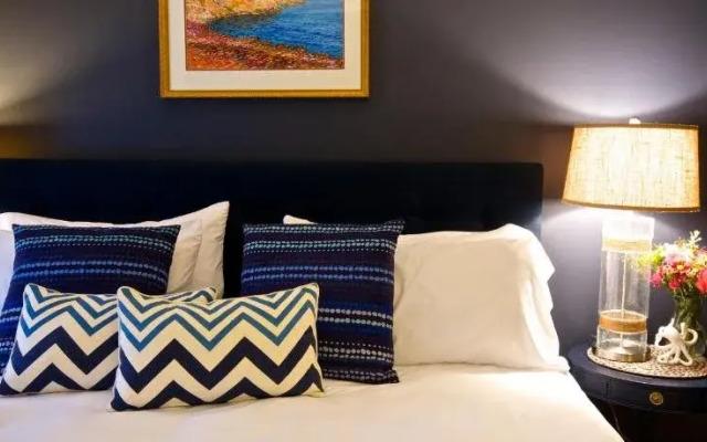 The Lindsey Hotel