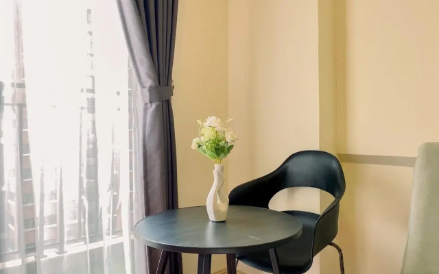 Comfort Living 1Br Work Space At Meikarta Apartment