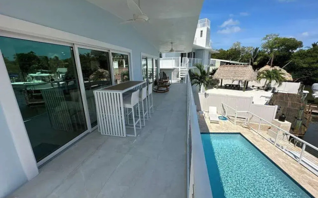 Treasure Harbor Hideaway
