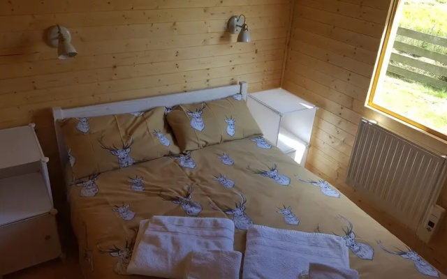 Immaculate 2-bed Log Cabin Near Portmahomack &tain