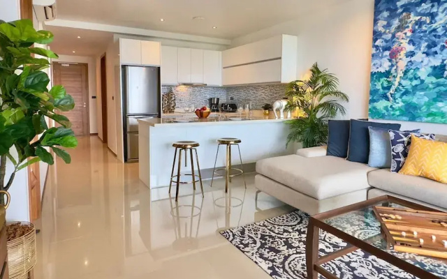 Hillside 2BR Seaview Pool Gym C258