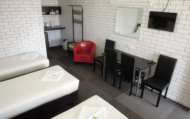 Jackaroo Apartments